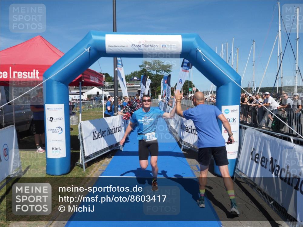 17.08.2025 - KN Förde Triathlon 2025 MichiJ http://msf.ph/oto/8603417 17.08.2025 14:15:23 Laufen 492, 534 meine-sportfotos.de