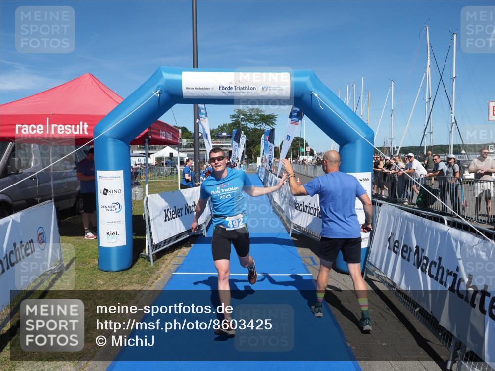 17.08.2025 - KN Förde Triathlon 2025 MichiJ http://msf.ph/oto/8603425 17.08.2025 14:15:23 Laufen 492, 534 meine-sportfotos.de