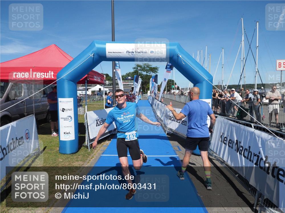 17.08.2025 - KN Förde Triathlon 2025 MichiJ http://msf.ph/oto/8603431 17.08.2025 14:15:23 Laufen 492, 534 meine-sportfotos.de