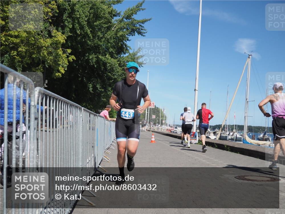 17.08.2025 - KN Förde Triathlon 2025 KatJ http://msf.ph/oto/8603432 17.08.2025 13:45:49 Laufen 443, 457 meine-sportfotos.de