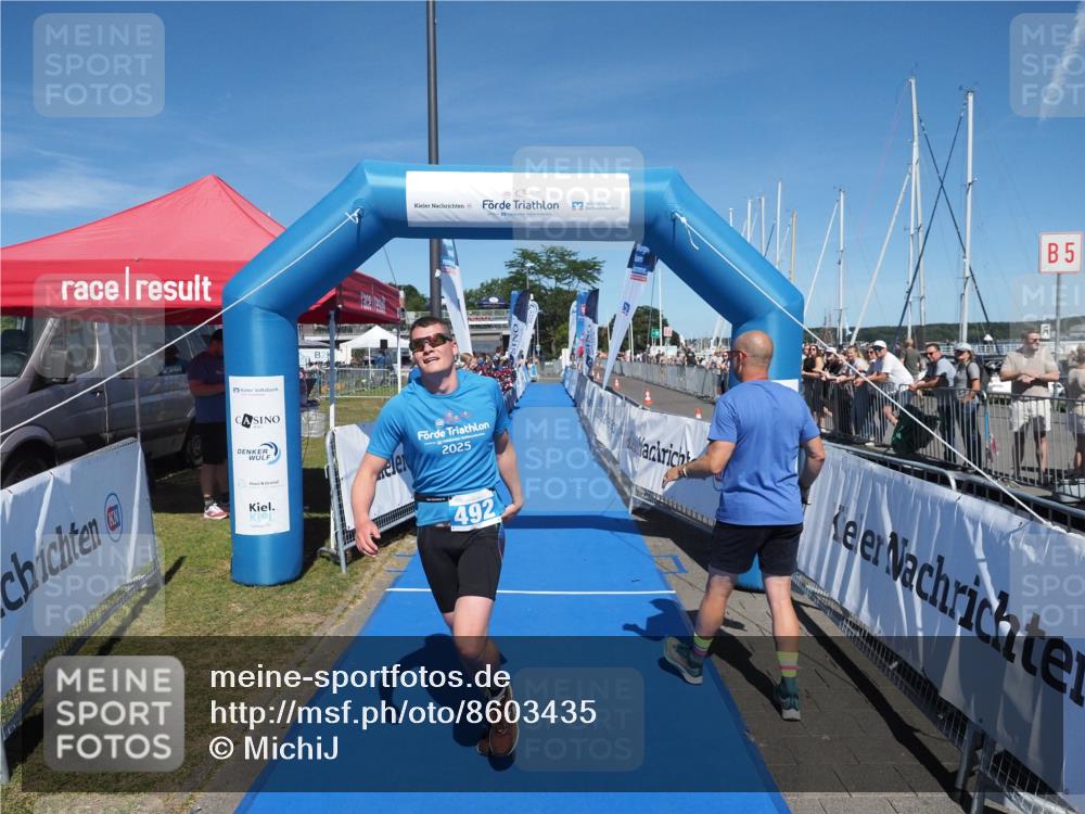 17.08.2025 - KN Förde Triathlon 2025 MichiJ http://msf.ph/oto/8603435 17.08.2025 14:15:24 Laufen 492, 534 meine-sportfotos.de