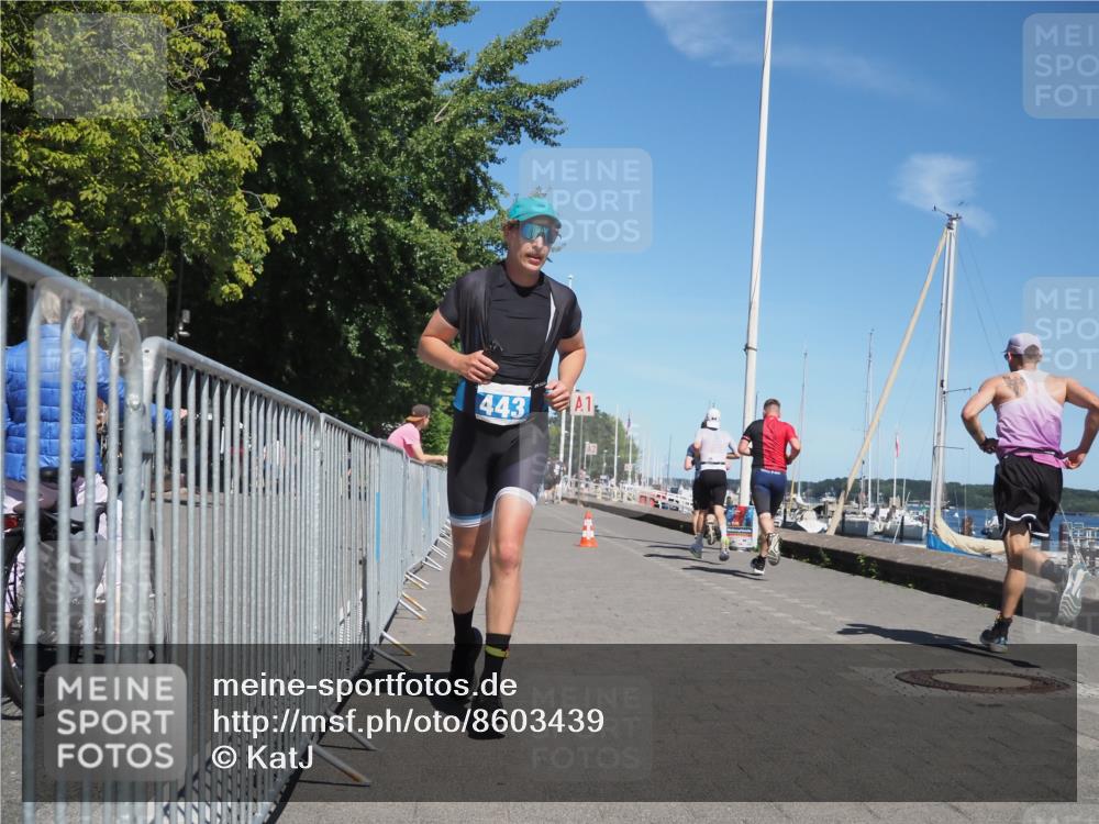 17.08.2025 - KN Förde Triathlon 2025 KatJ http://msf.ph/oto/8603439 17.08.2025 13:45:49 Laufen 443, 457 meine-sportfotos.de