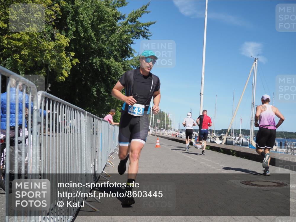 17.08.2025 - KN Förde Triathlon 2025 KatJ http://msf.ph/oto/8603445 17.08.2025 13:45:49 Laufen 443, 457 meine-sportfotos.de
