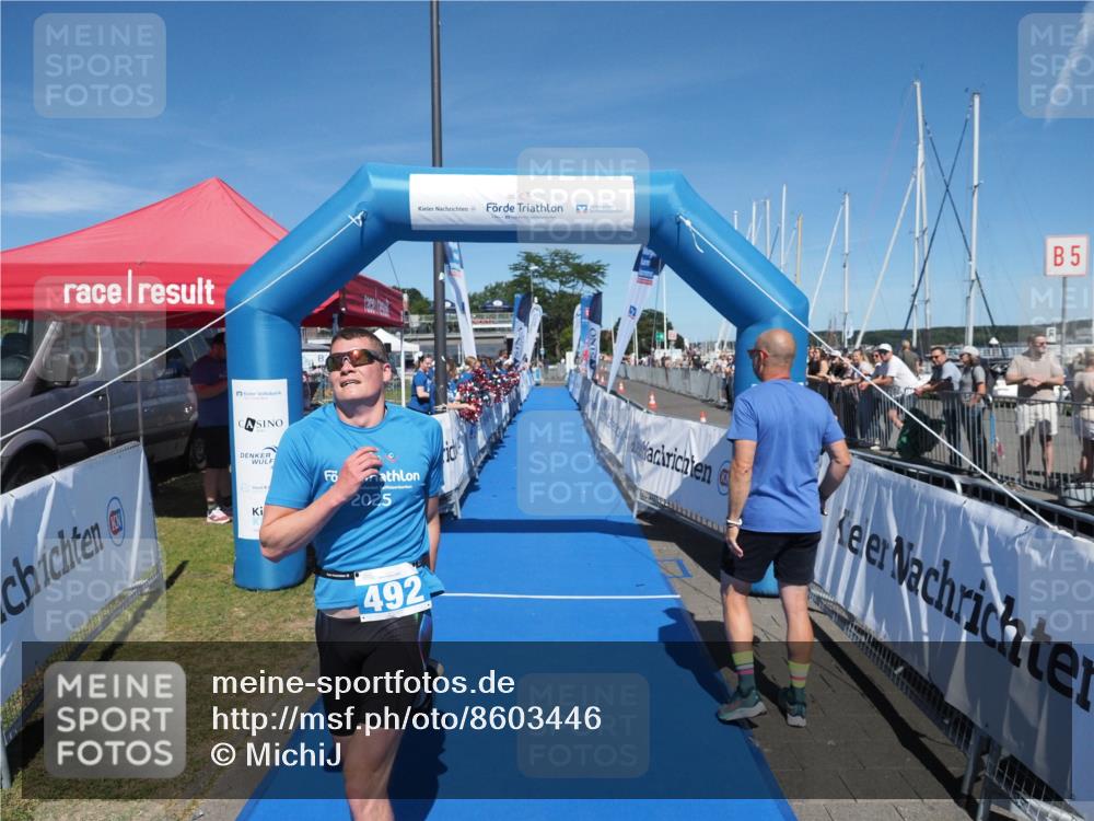 17.08.2025 - KN Förde Triathlon 2025 MichiJ http://msf.ph/oto/8603446 17.08.2025 14:15:24 Laufen 492, 534 meine-sportfotos.de