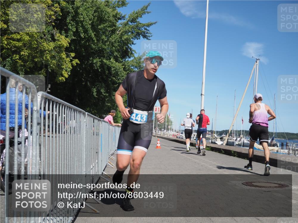 17.08.2025 - KN Förde Triathlon 2025 KatJ http://msf.ph/oto/8603449 17.08.2025 13:45:50 Laufen 443, 457 meine-sportfotos.de