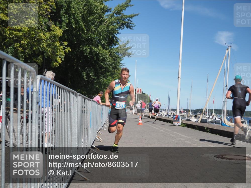 17.08.2025 - KN Förde Triathlon 2025 KatJ http://msf.ph/oto/8603517 17.08.2025 13:45:54 Laufen 457, 507 meine-sportfotos.de