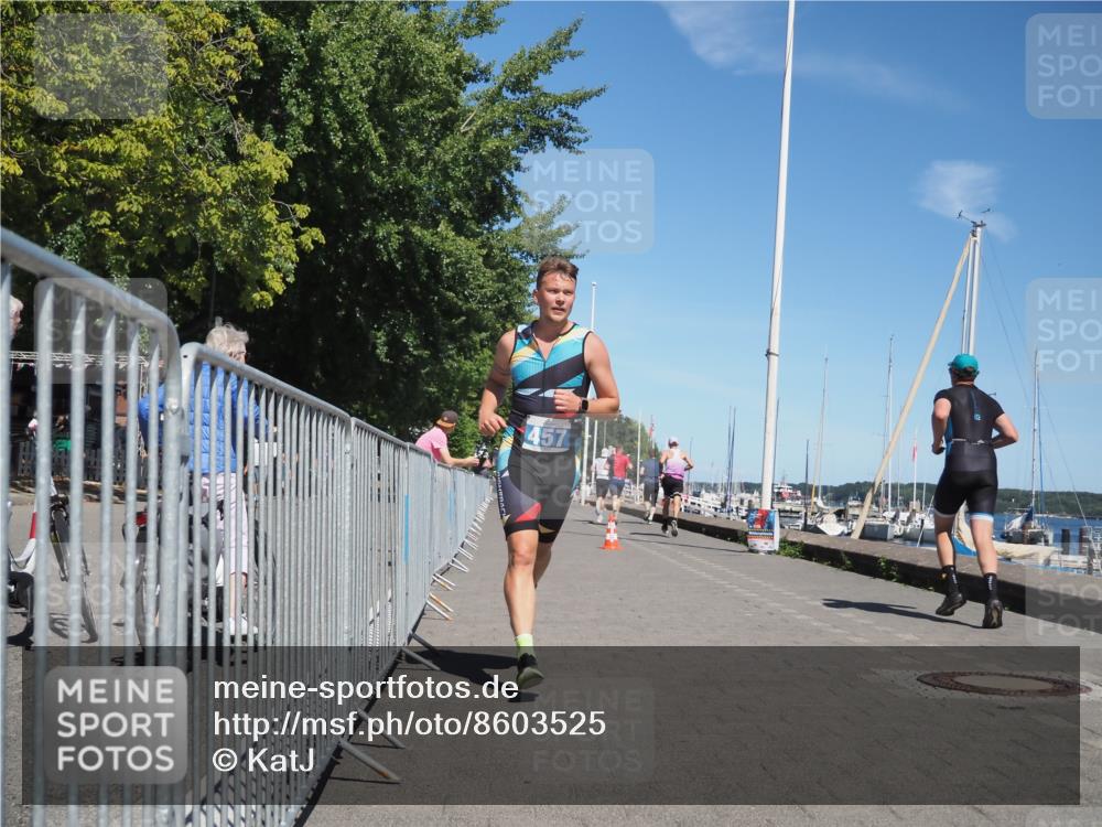 17.08.2025 - KN Förde Triathlon 2025 KatJ http://msf.ph/oto/8603525 17.08.2025 13:45:54 Laufen 457, 507 meine-sportfotos.de