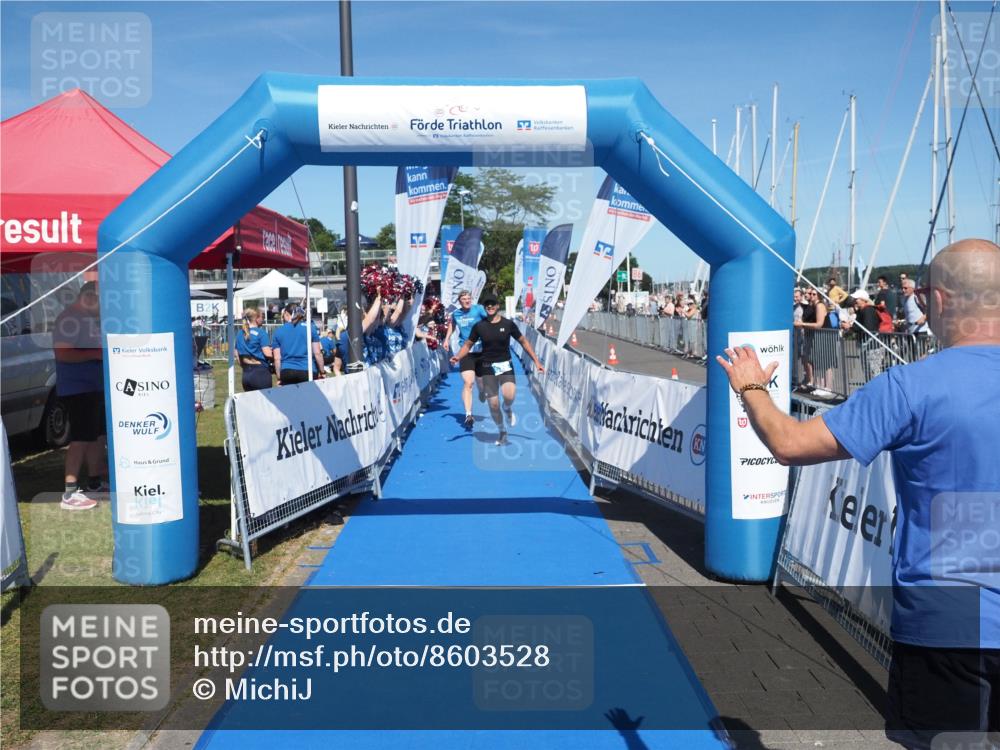 17.08.2025 - KN Förde Triathlon 2025 MichiJ http://msf.ph/oto/8603528 17.08.2025 14:18:06 Laufen 495, 526 meine-sportfotos.de