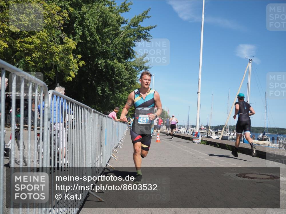 17.08.2025 - KN Förde Triathlon 2025 KatJ http://msf.ph/oto/8603532 17.08.2025 13:45:54 Laufen 457, 507 meine-sportfotos.de