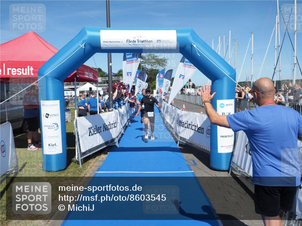 17.08.2025 - KN Förde Triathlon 2025 MichiJ http://msf.ph/oto/8603545 17.08.2025 14:18:06 Laufen 495, 526 meine-sportfotos.de
