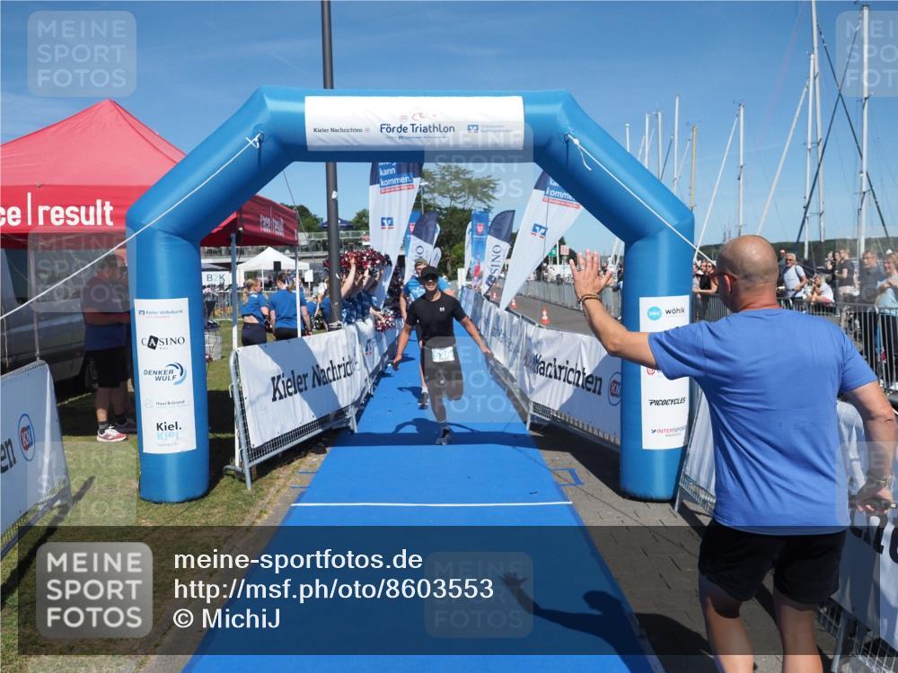 17.08.2025 - KN Förde Triathlon 2025 MichiJ http://msf.ph/oto/8603553 17.08.2025 14:18:06 Laufen 495, 526 meine-sportfotos.de