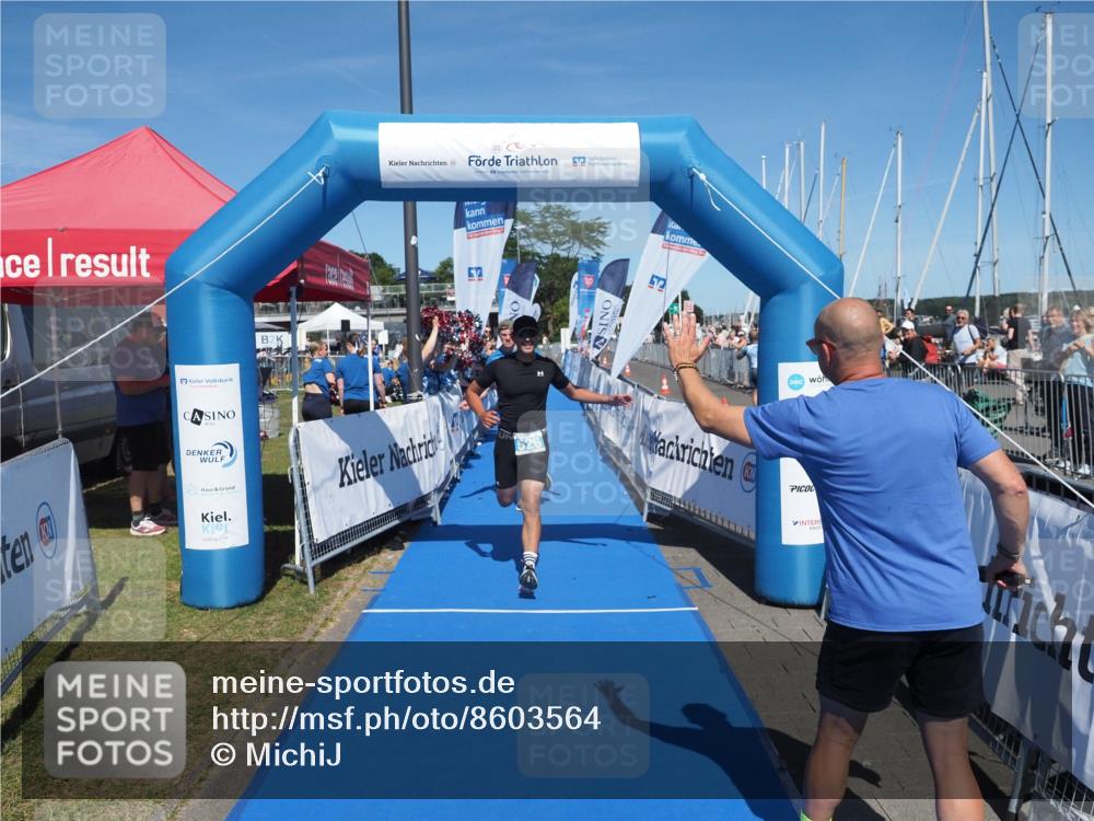 17.08.2025 - KN Förde Triathlon 2025 MichiJ http://msf.ph/oto/8603564 17.08.2025 14:18:07 Laufen 495, 526 meine-sportfotos.de