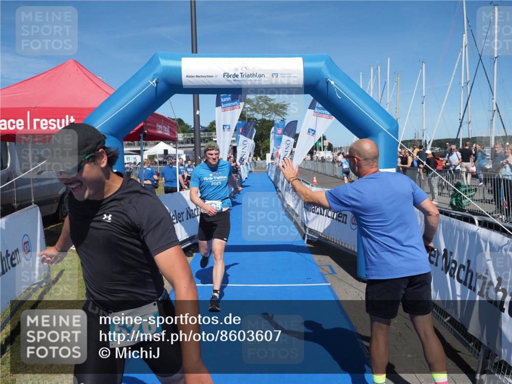 17.08.2025 - KN Förde Triathlon 2025 MichiJ http://msf.ph/oto/8603607 17.08.2025 14:18:08 Laufen 495, 526 meine-sportfotos.de