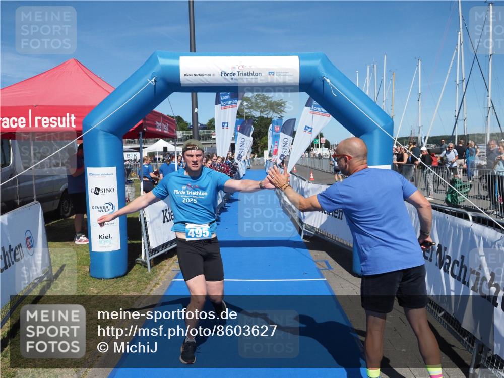 17.08.2025 - KN Förde Triathlon 2025 MichiJ http://msf.ph/oto/8603627 17.08.2025 14:18:08 Laufen 495, 526 meine-sportfotos.de