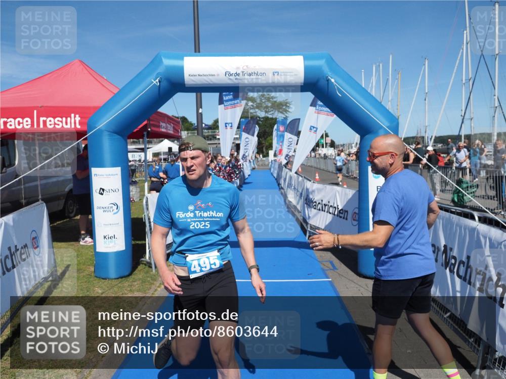 17.08.2025 - KN Förde Triathlon 2025 MichiJ http://msf.ph/oto/8603644 17.08.2025 14:18:08 Laufen 495, 526 meine-sportfotos.de