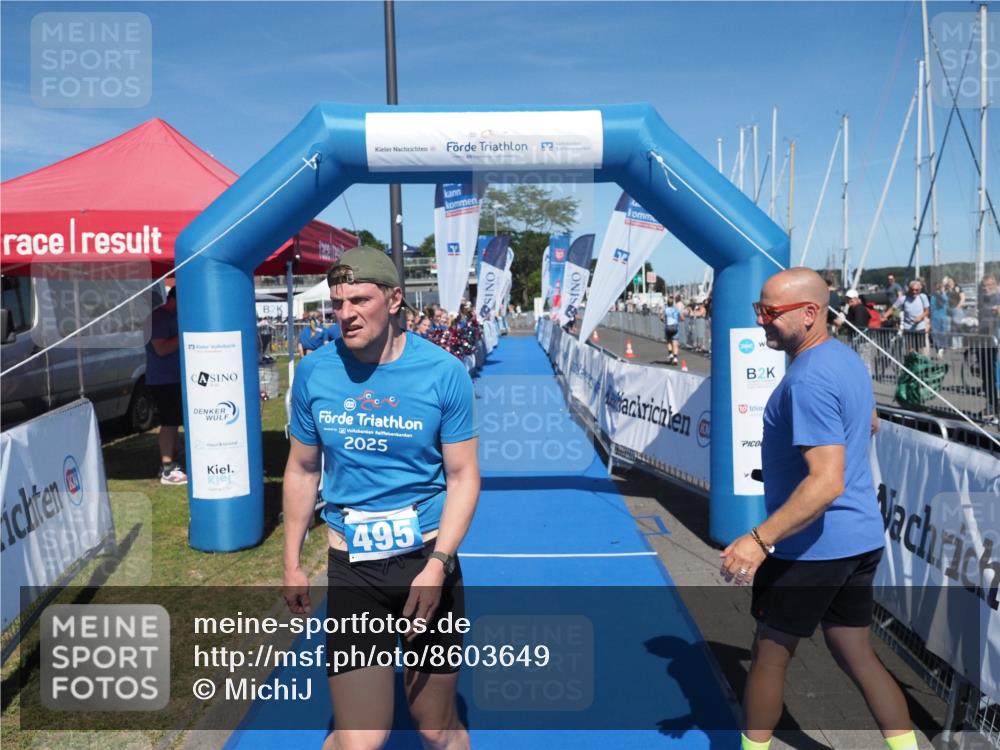 17.08.2025 - KN Förde Triathlon 2025 MichiJ http://msf.ph/oto/8603649 17.08.2025 14:18:09 Laufen 495, 526 meine-sportfotos.de