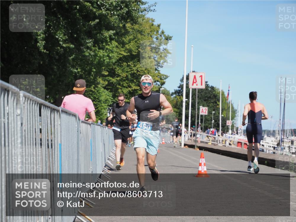 17.08.2025 - KN Förde Triathlon 2025 KatJ http://msf.ph/oto/8603713 17.08.2025 13:46:23 Laufen 448, 459, 490 meine-sportfotos.de