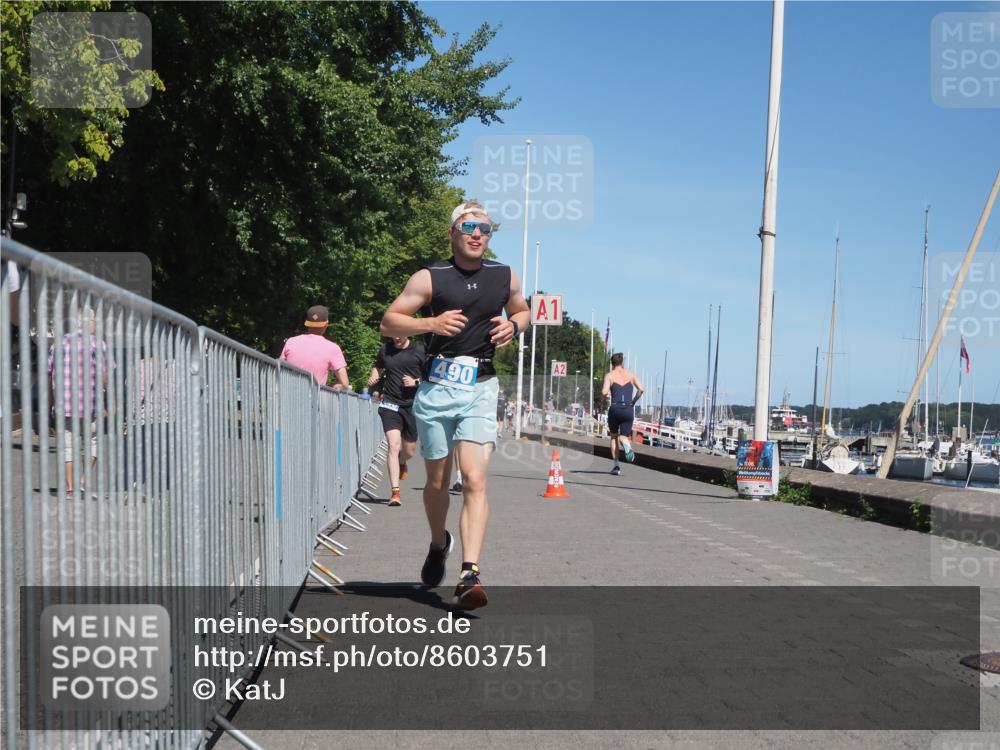 17.08.2025 - KN Förde Triathlon 2025 KatJ http://msf.ph/oto/8603751 17.08.2025 13:46:25 Laufen 448, 459, 490 meine-sportfotos.de