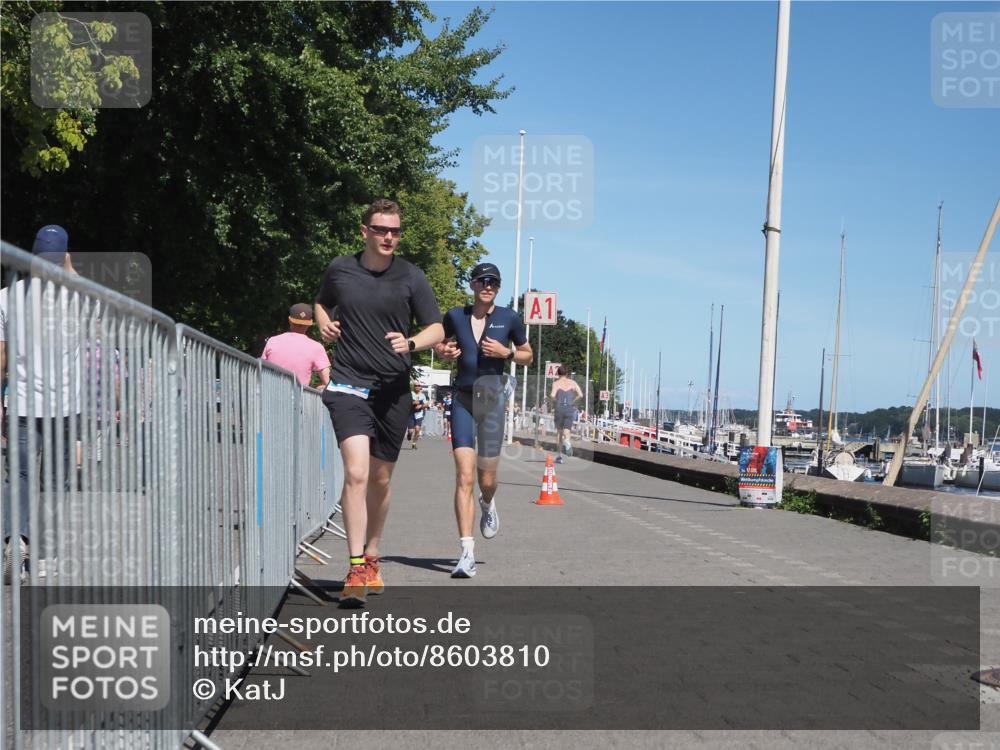 17.08.2025 - KN Förde Triathlon 2025 KatJ http://msf.ph/oto/8603810 17.08.2025 13:46:28 Laufen 448, 459, 490 meine-sportfotos.de