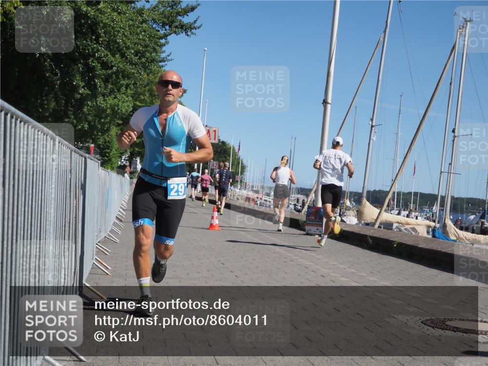 17.08.2025 - KN Förde Triathlon 2025 KatJ http://msf.ph/oto/8604011 17.08.2025 11:56:58 Laufen 297, 373, 389, 601, 619 meine-sportfotos.de