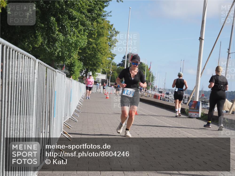 17.08.2025 - KN Förde Triathlon 2025 KatJ http://msf.ph/oto/8604246 17.08.2025 10:27:18 Laufen 130, 142 meine-sportfotos.de