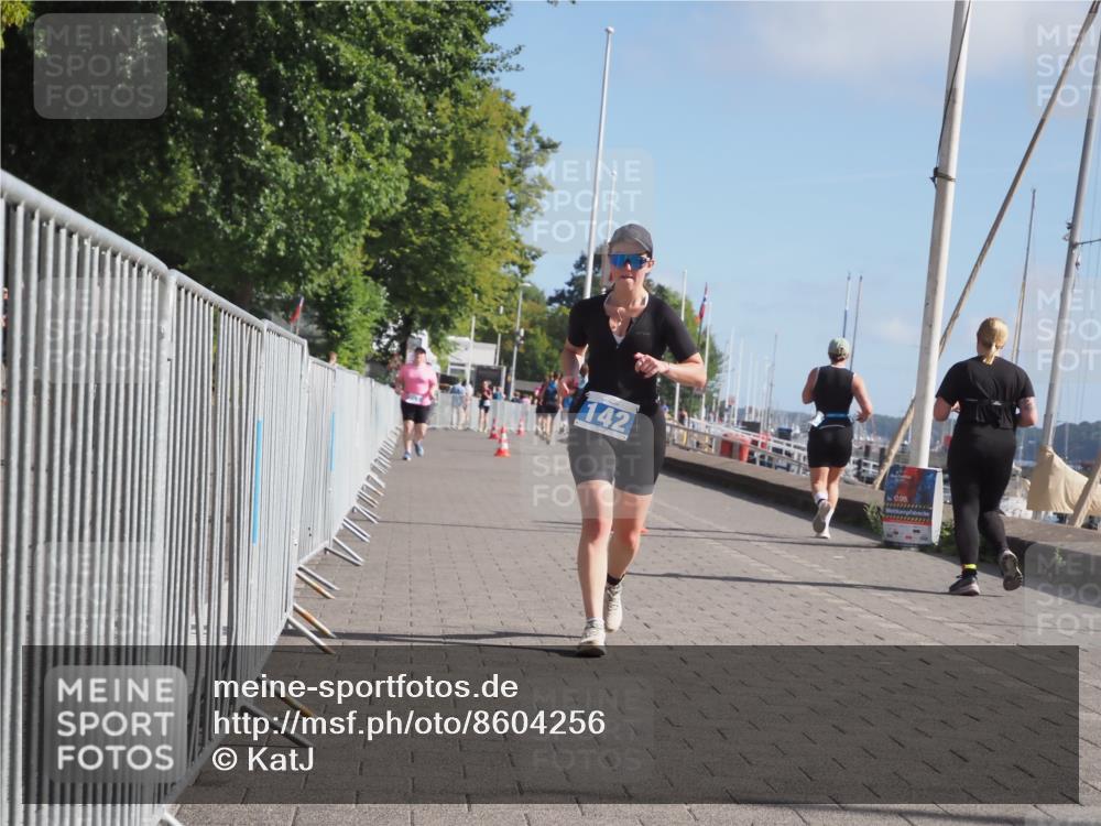 17.08.2025 - KN Förde Triathlon 2025 KatJ http://msf.ph/oto/8604256 17.08.2025 10:27:19 Laufen 130, 142 meine-sportfotos.de