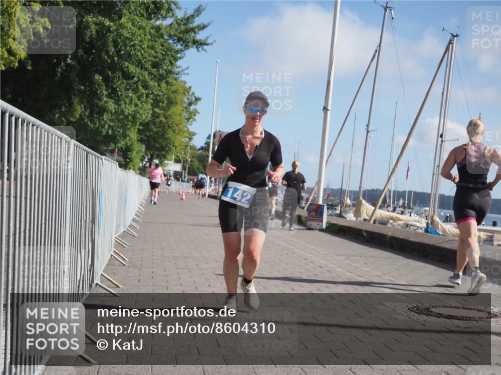 17.08.2025 - KN Förde Triathlon 2025 KatJ http://msf.ph/oto/8604310 17.08.2025 10:27:20 Laufen 142 meine-sportfotos.de