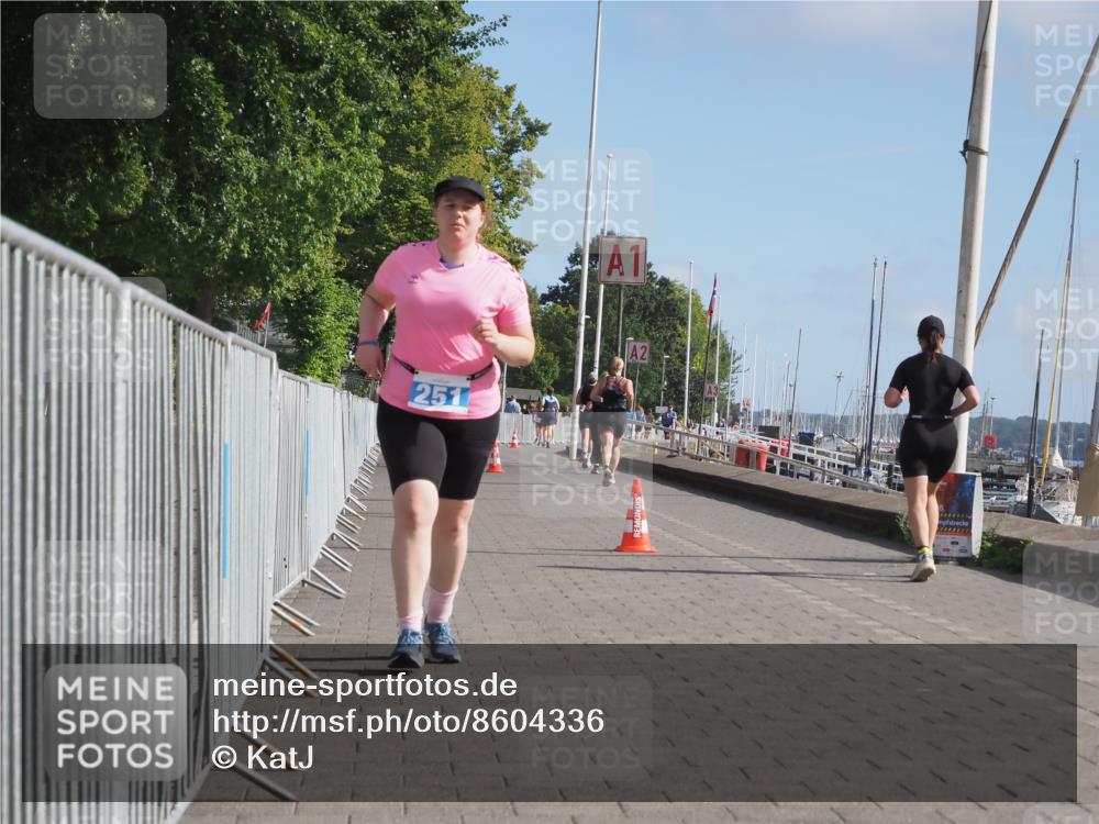 17.08.2025 - KN Förde Triathlon 2025 KatJ http://msf.ph/oto/8604336 17.08.2025 10:27:31 Laufen 131, 251 meine-sportfotos.de