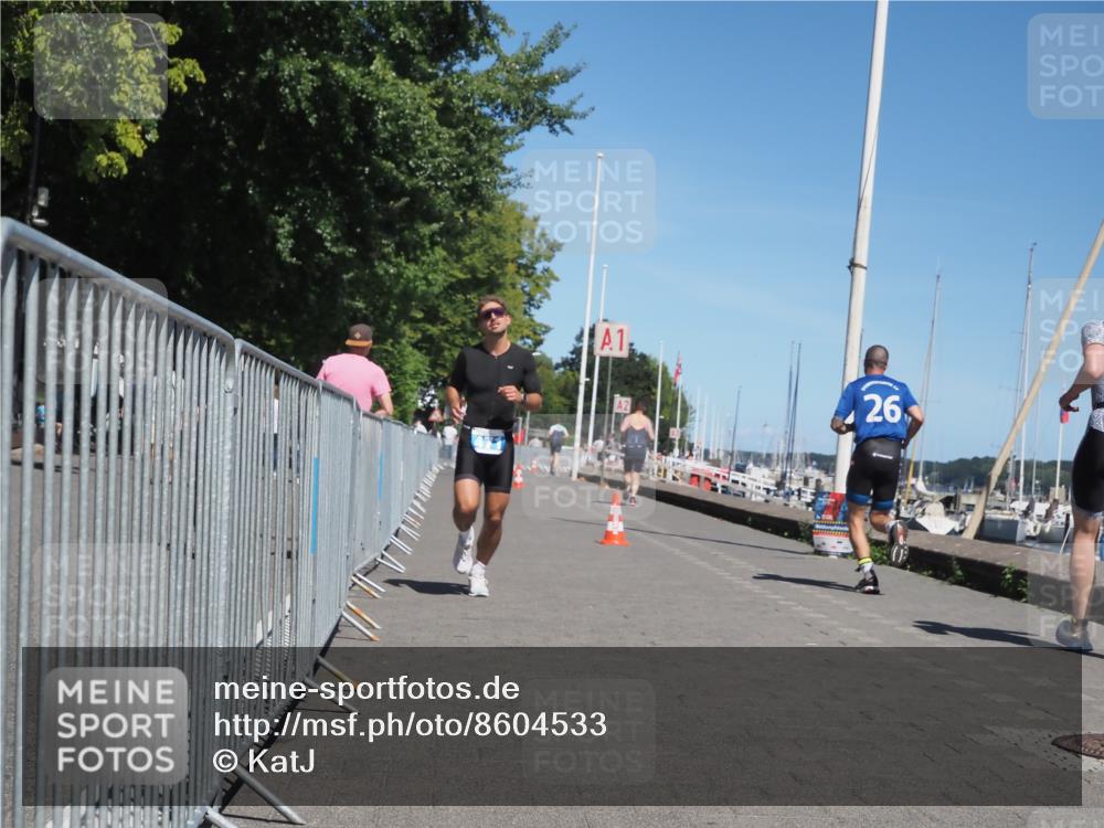 17.08.2025 - KN Förde Triathlon 2025 KatJ http://msf.ph/oto/8604533 17.08.2025 13:47:26 Laufen 469, 471 meine-sportfotos.de