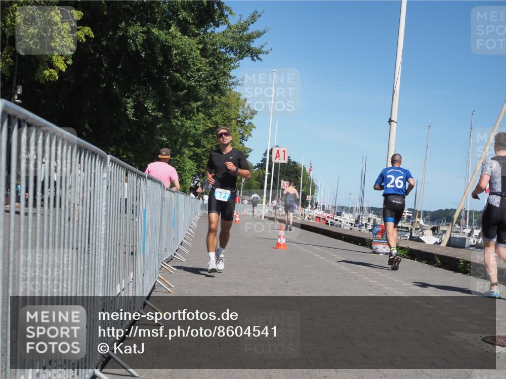17.08.2025 - KN Förde Triathlon 2025 KatJ http://msf.ph/oto/8604541 17.08.2025 13:47:26 Laufen 469, 471 meine-sportfotos.de
