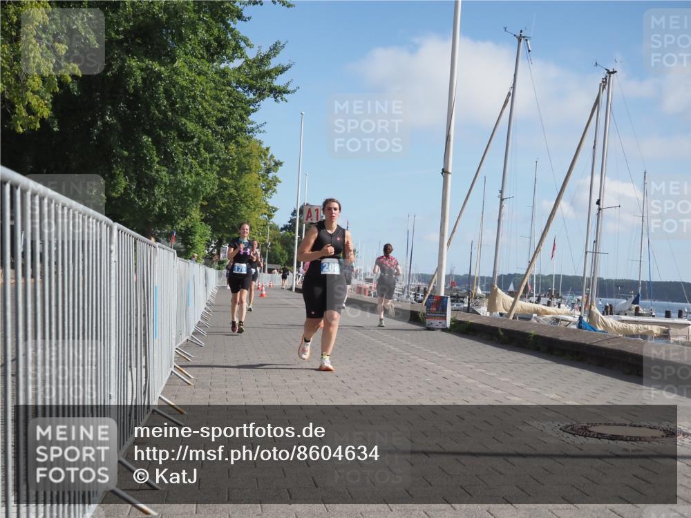 17.08.2025 - KN Förde Triathlon 2025 KatJ http://msf.ph/oto/8604634 17.08.2025 10:27:54 Laufen 176, 189, 208, 237 meine-sportfotos.de