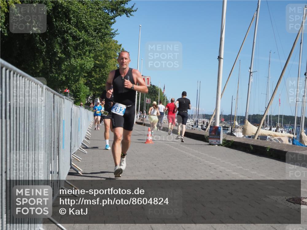17.08.2025 - KN Förde Triathlon 2025 KatJ http://msf.ph/oto/8604824 17.08.2025 11:58:01 Laufen 282, 604 meine-sportfotos.de
