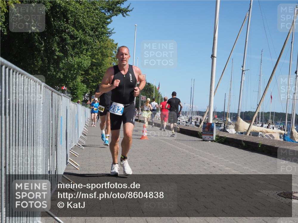 17.08.2025 - KN Förde Triathlon 2025 KatJ http://msf.ph/oto/8604838 17.08.2025 11:58:01 Laufen 282, 604 meine-sportfotos.de