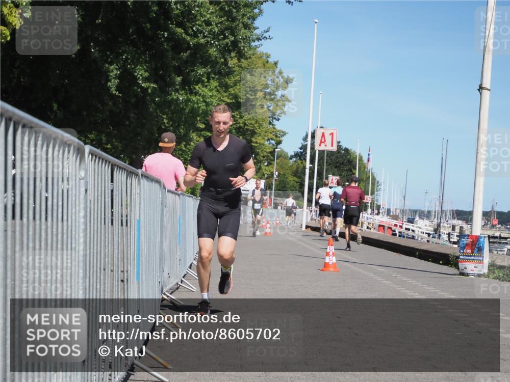 17.08.2025 - KN Förde Triathlon 2025 KatJ http://msf.ph/oto/8605702 17.08.2025 13:49:01 Laufen 423, 531 meine-sportfotos.de