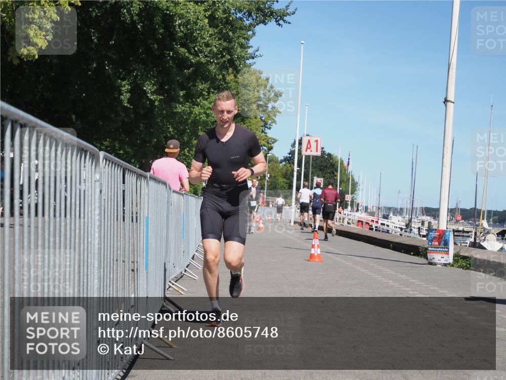 17.08.2025 - KN Förde Triathlon 2025 KatJ http://msf.ph/oto/8605748 17.08.2025 13:49:02 Laufen 453, 531 meine-sportfotos.de