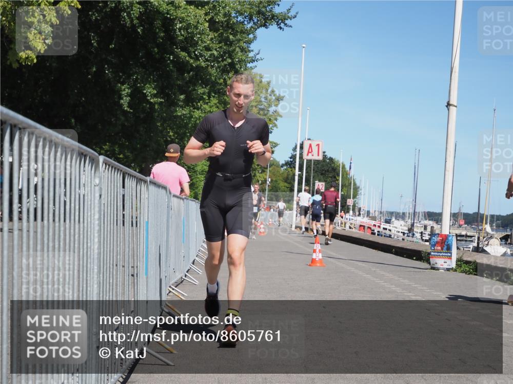 17.08.2025 - KN Förde Triathlon 2025 KatJ http://msf.ph/oto/8605761 17.08.2025 13:49:02 Laufen 453, 531 meine-sportfotos.de