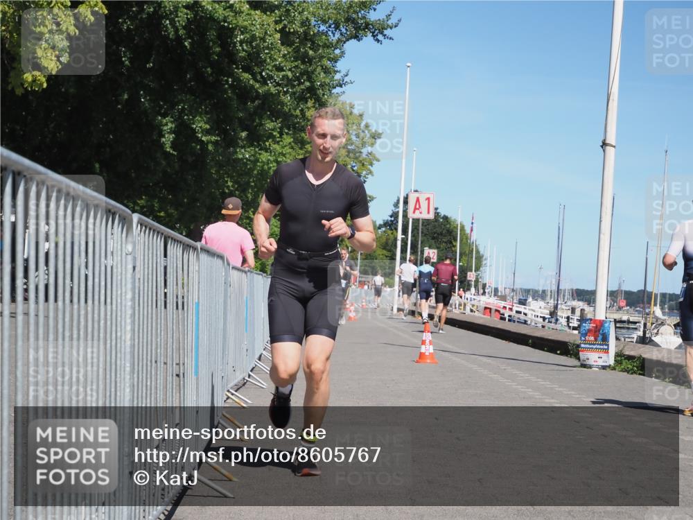 17.08.2025 - KN Förde Triathlon 2025 KatJ http://msf.ph/oto/8605767 17.08.2025 13:49:02 Laufen 453, 531 meine-sportfotos.de