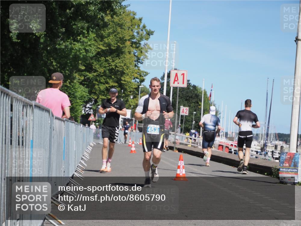 17.08.2025 - KN Förde Triathlon 2025 KatJ http://msf.ph/oto/8605790 17.08.2025 13:49:07 Laufen 453, 508 meine-sportfotos.de