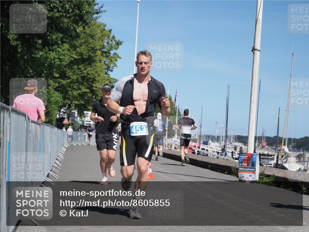 17.08.2025 - KN Förde Triathlon 2025 KatJ http://msf.ph/oto/8605855 17.08.2025 13:49:09 Laufen 453, 508 meine-sportfotos.de