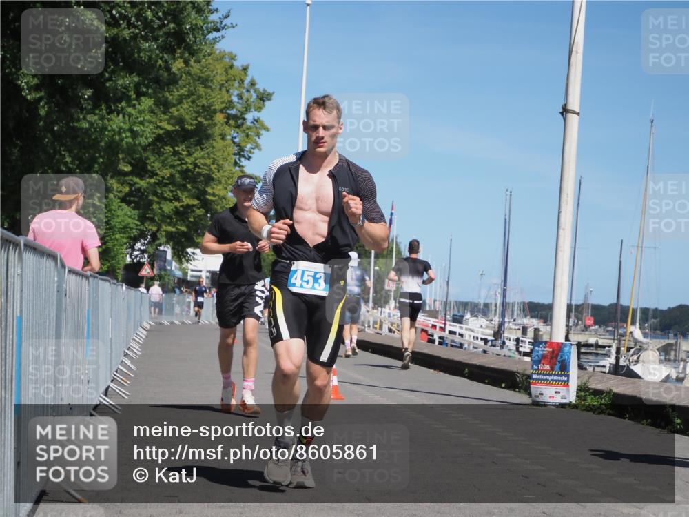 17.08.2025 - KN Förde Triathlon 2025 KatJ http://msf.ph/oto/8605861 17.08.2025 13:49:09 Laufen 453, 508 meine-sportfotos.de