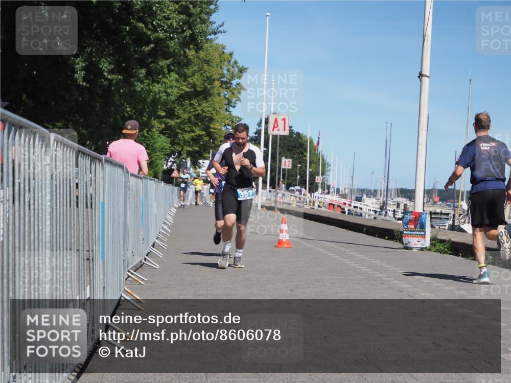 17.08.2025 - KN Förde Triathlon 2025 KatJ http://msf.ph/oto/8606078 17.08.2025 13:49:35 Laufen 357, 516 meine-sportfotos.de