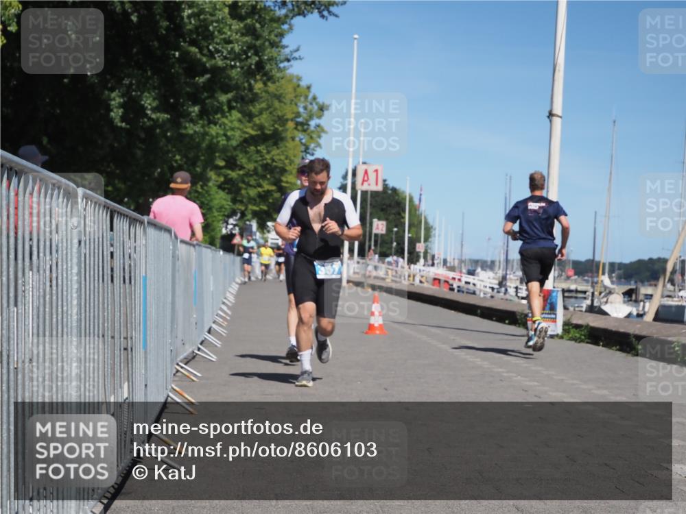 17.08.2025 - KN Förde Triathlon 2025 KatJ http://msf.ph/oto/8606103 17.08.2025 13:49:36 Laufen 357, 516 meine-sportfotos.de