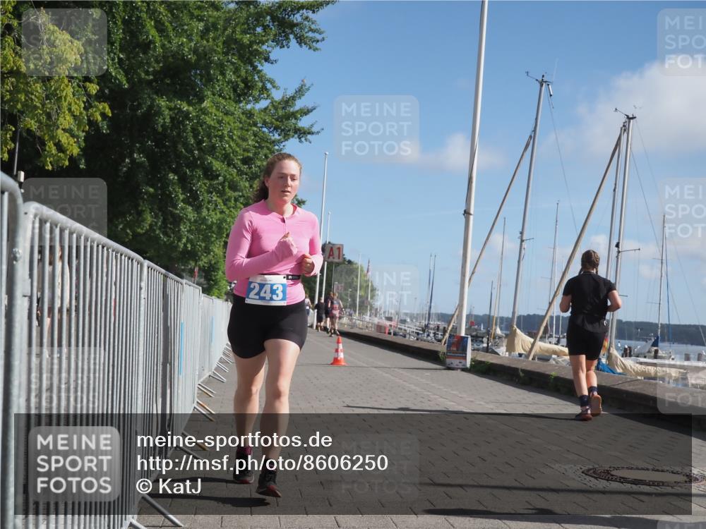 17.08.2025 - KN Förde Triathlon 2025 KatJ http://msf.ph/oto/8606250 17.08.2025 10:31:02 Laufen 216, 243 meine-sportfotos.de