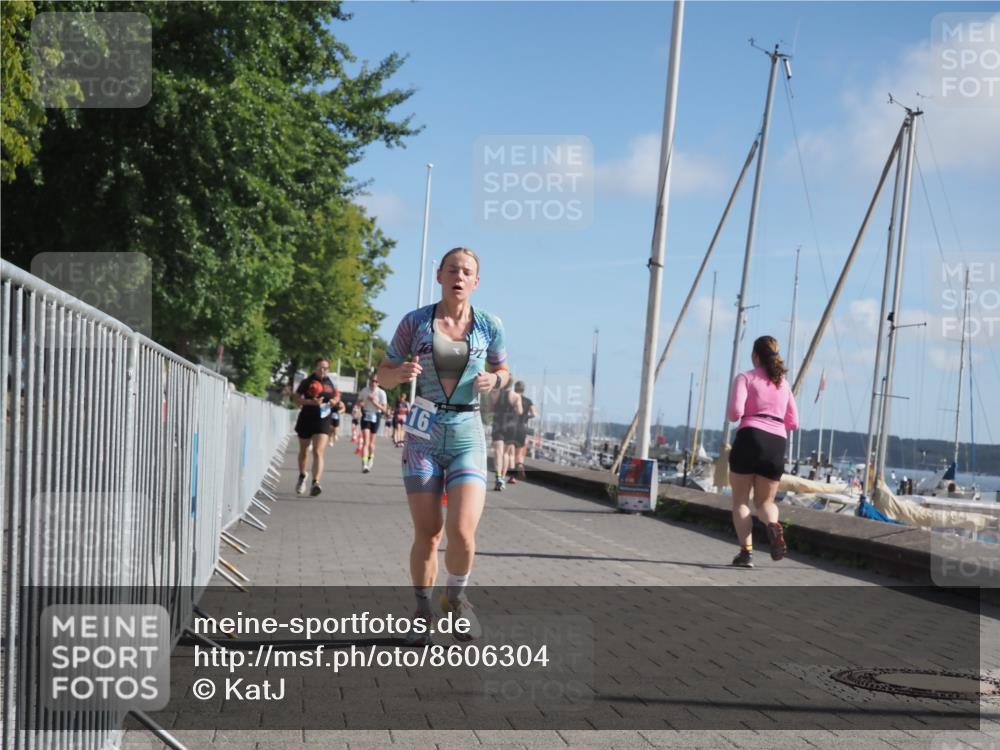 17.08.2025 - KN Förde Triathlon 2025 KatJ http://msf.ph/oto/8606304 17.08.2025 10:31:09 Laufen 216, 231 meine-sportfotos.de