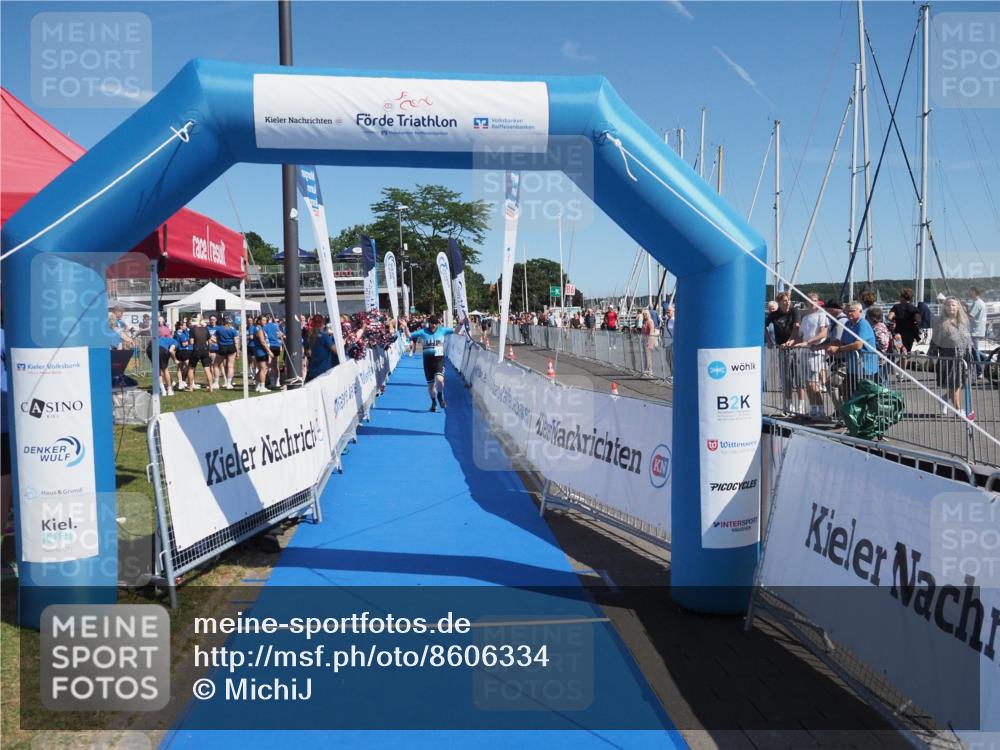 17.08.2025 - KN Förde Triathlon 2025 MichiJ http://msf.ph/oto/8606334 17.08.2025 12:23:16 Laufen 382 meine-sportfotos.de