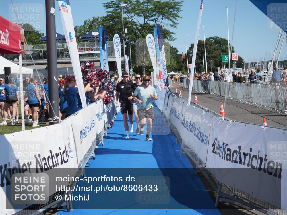 17.08.2025 - KN Förde Triathlon 2025 MichiJ http://msf.ph/oto/8606433 17.08.2025 12:23:21 Laufen 382, 613 meine-sportfotos.de