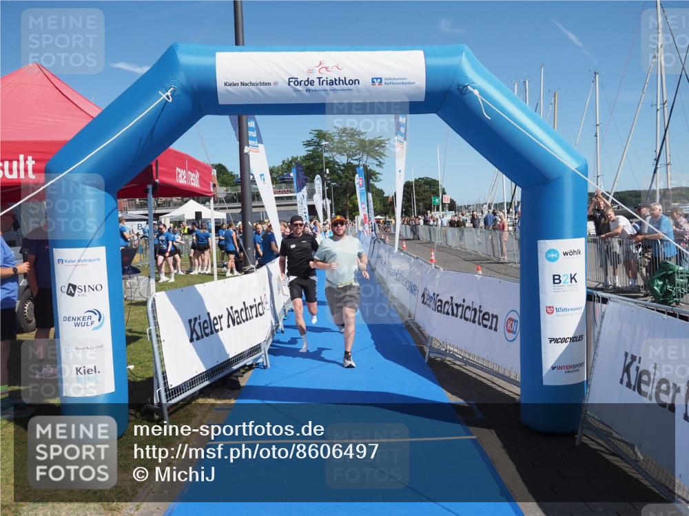 17.08.2025 - KN Förde Triathlon 2025 MichiJ http://msf.ph/oto/8606497 17.08.2025 12:23:23 Laufen 382, 613 meine-sportfotos.de