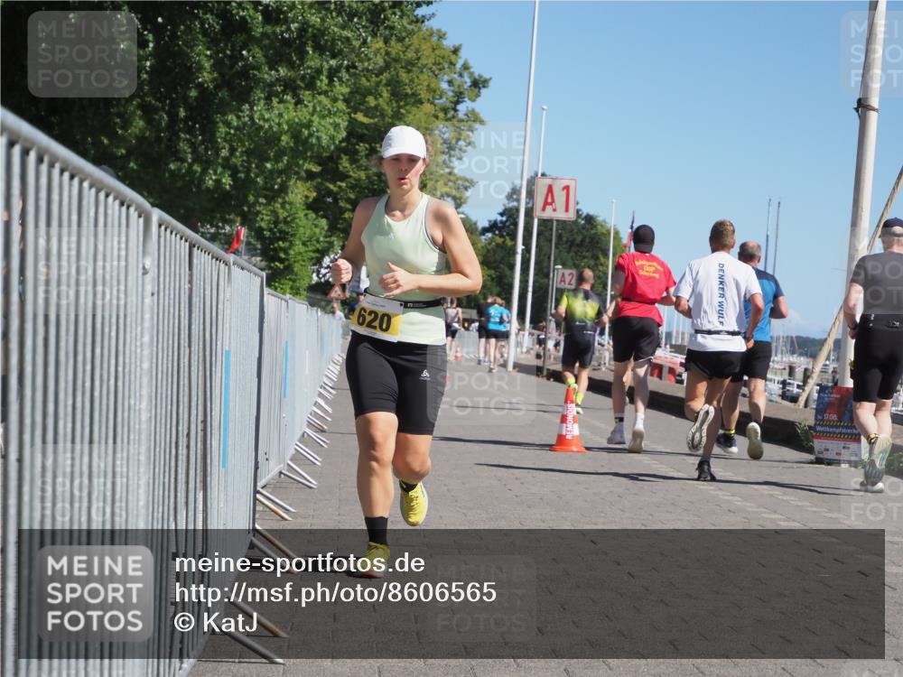 17.08.2025 - KN Förde Triathlon 2025 KatJ http://msf.ph/oto/8606565 17.08.2025 11:59:14 Laufen 361, 605, 620 meine-sportfotos.de