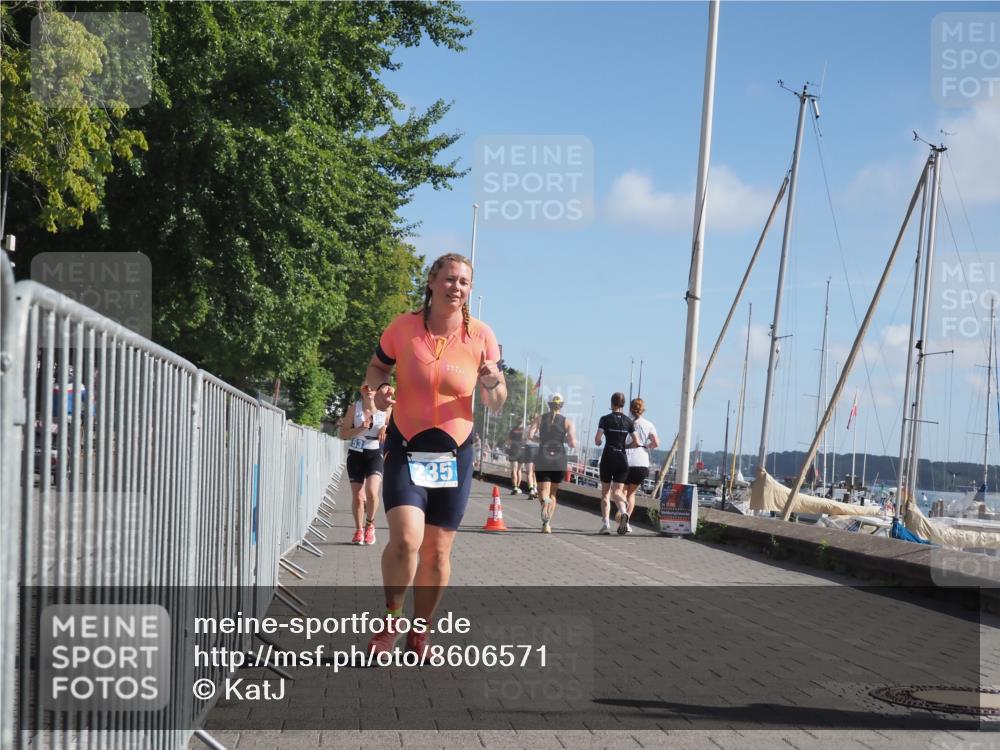 17.08.2025 - KN Förde Triathlon 2025 KatJ http://msf.ph/oto/8606571 17.08.2025 10:31:33 Laufen 111, 153, 235 meine-sportfotos.de
