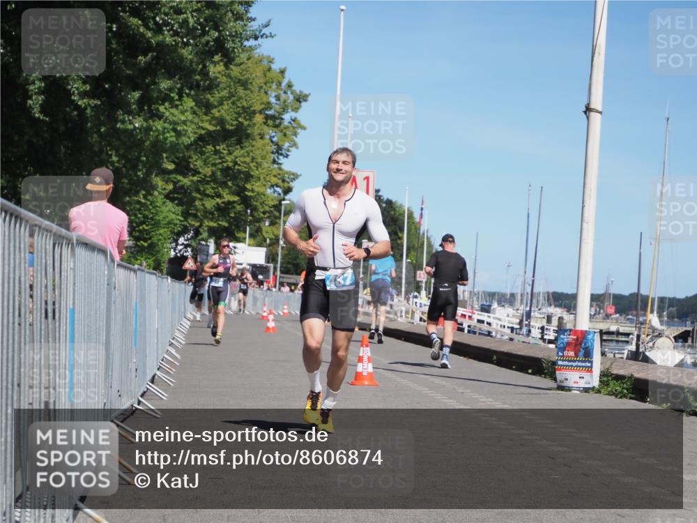17.08.2025 - KN Förde Triathlon 2025 KatJ http://msf.ph/oto/8606874 17.08.2025 13:51:00 Laufen 455, 487 meine-sportfotos.de